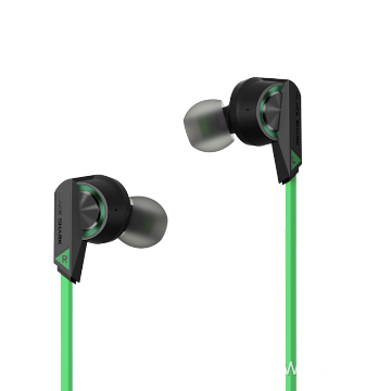 Auriculares para juegos Xiaomi Black Shark en la oreja